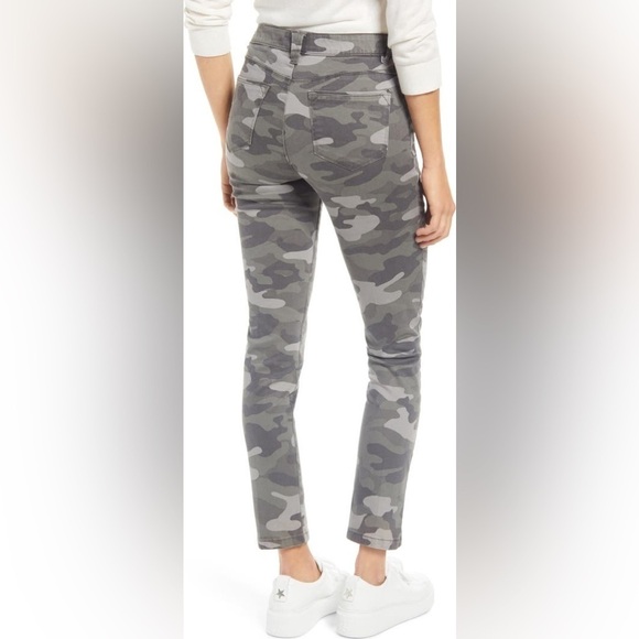 Ab'Solution Camo High Waist Ankle Skinny Pants
WIT & WISDOM - Picture 2 of 11